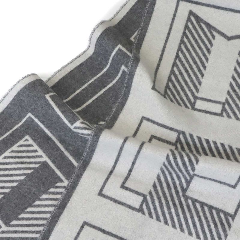Hermes Retre Au Carre Muffler Cashmere 100% Leather Yvoire Griff Scarf