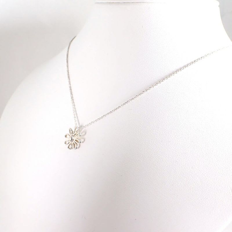 Tiffany & Co 925 Daisy Pendant Necklace J129-3