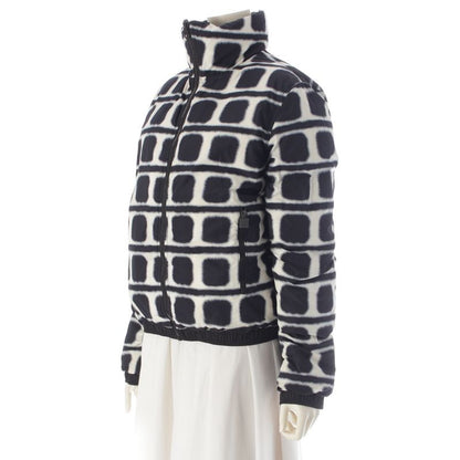 Chanel 07A Reversible Down Jacket Storage Bag Down Jacket P31622 Black White