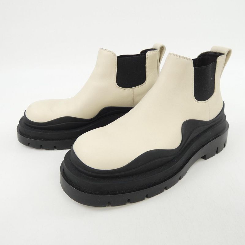 Bottega Veneta Tire Ankle Chelsea Boots 630300vbs50 Boots