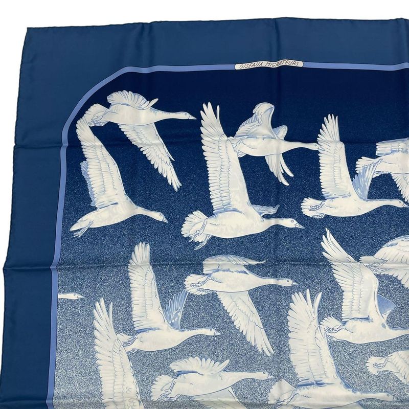 HERMES Carre 90 Scarf Migratory Bird 100% Silk Blue