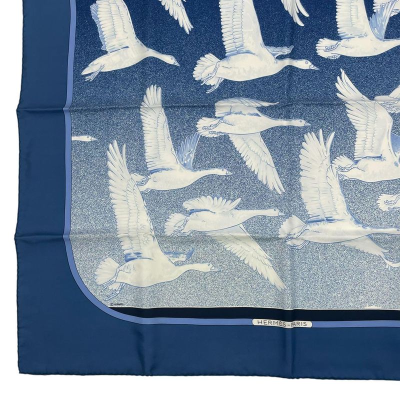 HERMES Carre 90 Scarf Migratory Bird 100% Silk Blue