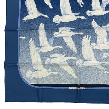 HERMES Carre 90 Scarf Migratory Bird 100% Silk Blue