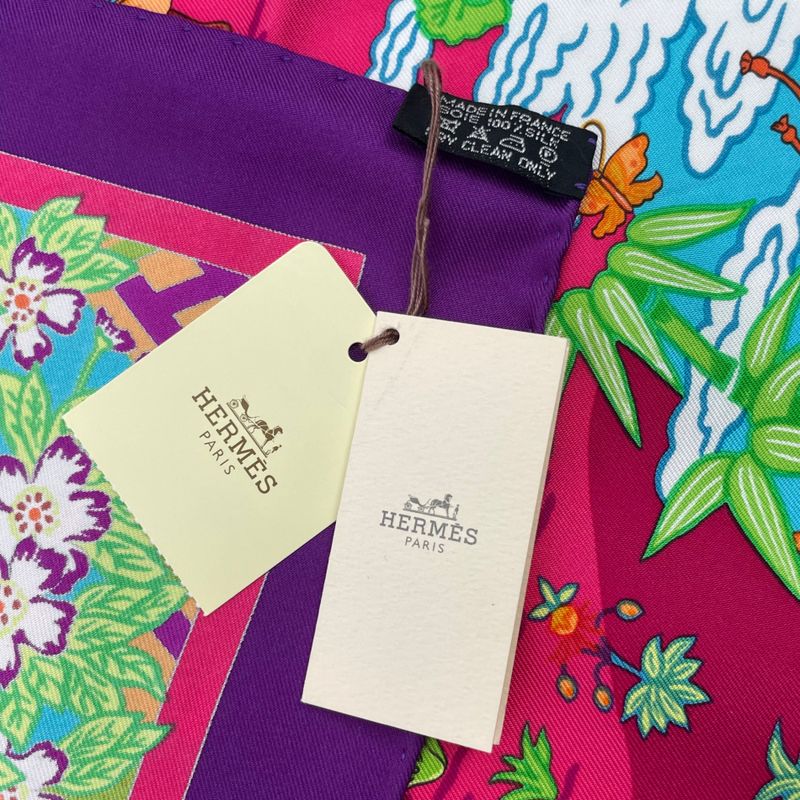 HERMES Carre 90 Large Scarf 100% Silk Ballade De Heian In The Garden Of Heian