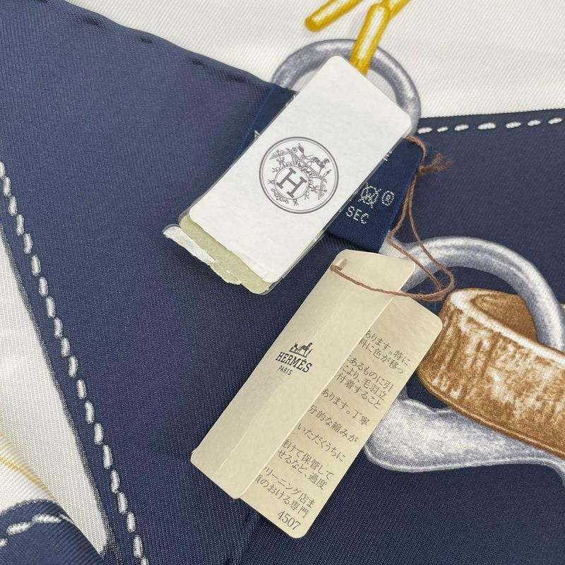 HERMES Scarf Carre 90 Silk Projets Carres Au Crayon White X Navy