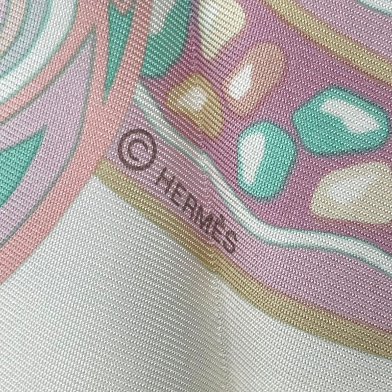 HERMES Scarf Silk Carre 90 Reves D Escargots Snail's Dream White Box Included