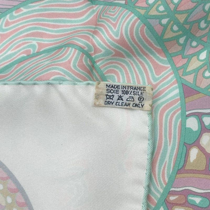 HERMES Scarf Silk Carre 90 Reves D Escargots Snail's Dream White Box Included