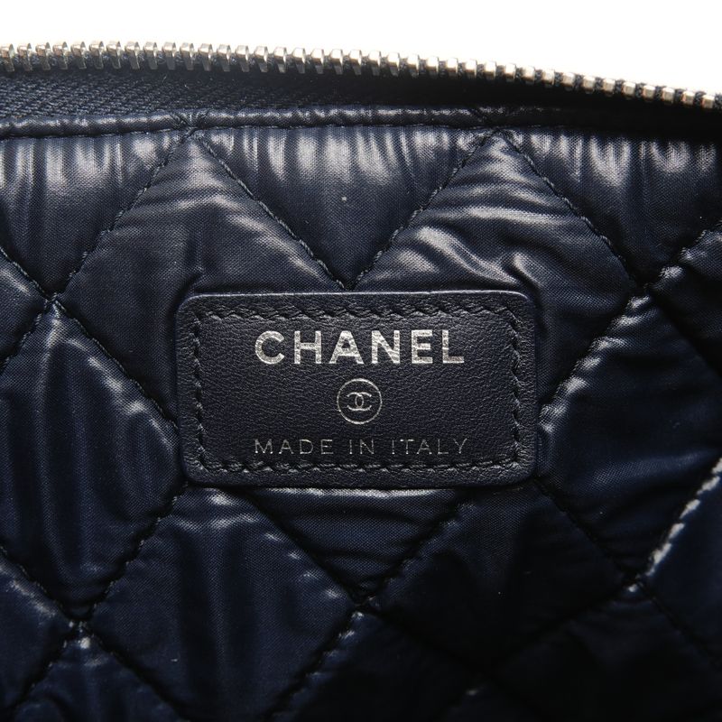 Chanel Clutch 21 Denim Logo
