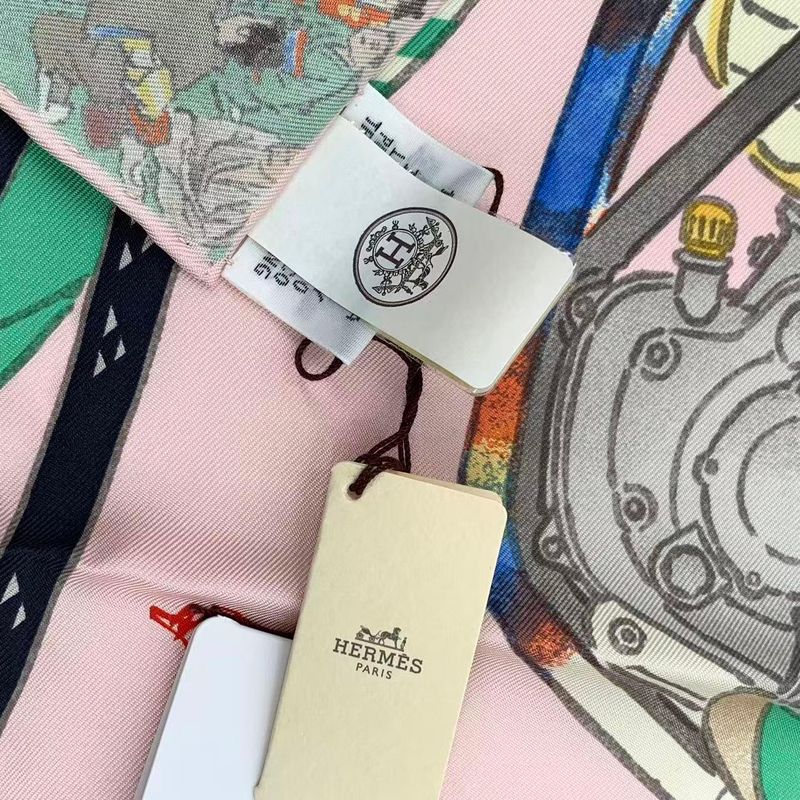 HERMES Carre 90 Les Artisans D'HERMES Scarf 100% Silk Pink Box Included