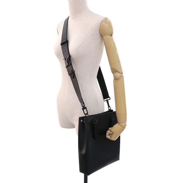 Louis Vuitton Epi Sac Plafold M58497