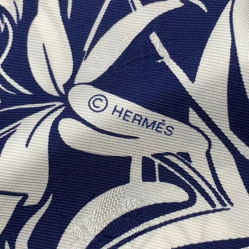 HERMES Carre 90 Scarf Silk Flamingo Party Flamingo Party Bee Pattern White X