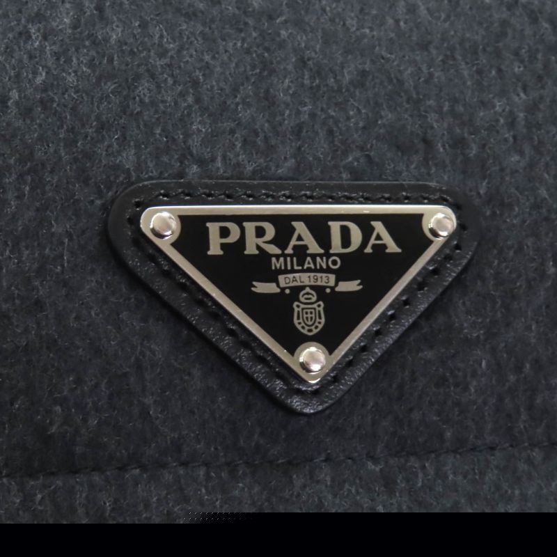 PRADA 24AW 29s131 100% Virgin Wool Triangle Logo Plate Leather Belt Down Vest
