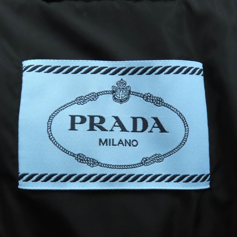 PRADA 24AW 29s131 100% Virgin Wool Triangle Logo Plate Leather Belt Down Vest