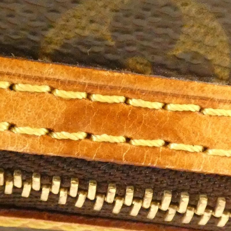 Louis Vuitton Monogram Pochette Shite M51183 Shoulder Bag