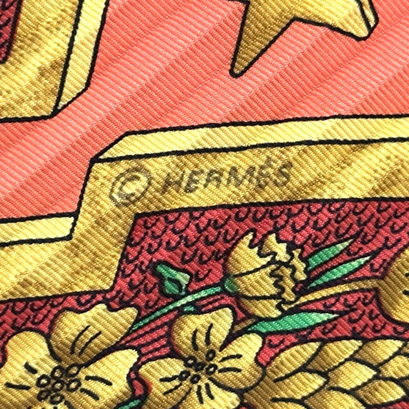 HERMES Scarf Pleated Carre Carpe DIEM Enjoy Your Day Women's Brand Silk Beige