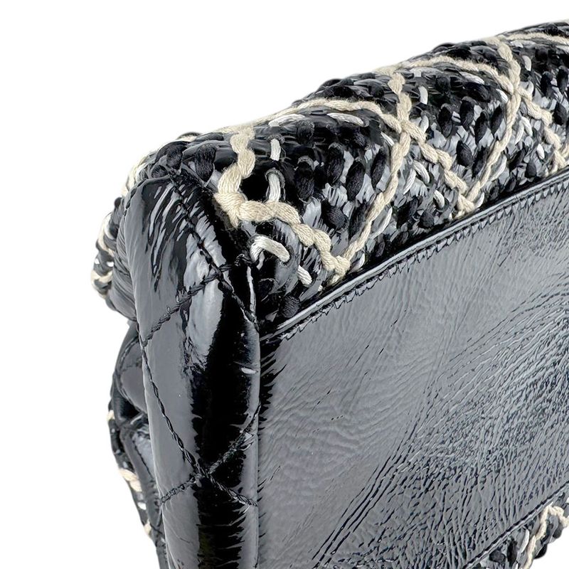 CHANEL Shoulder Bag