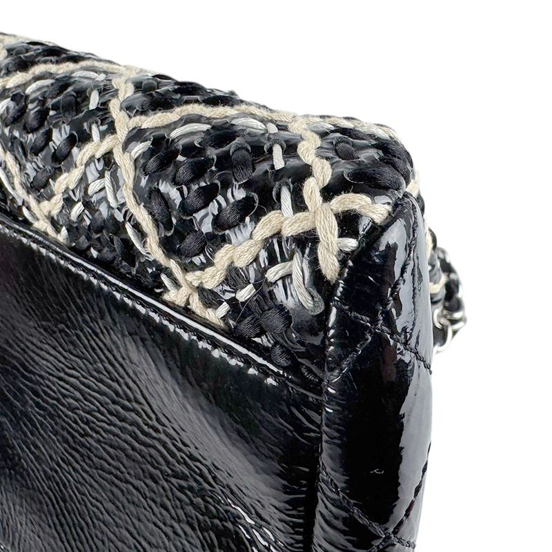 CHANEL Shoulder Bag