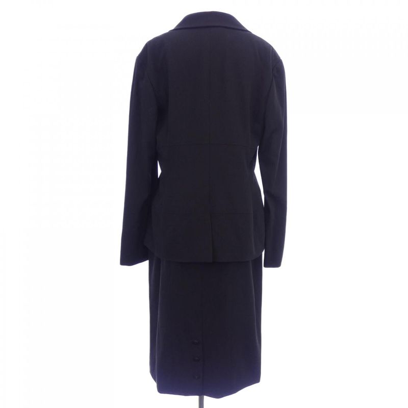 Vintage CHANEL P12201v07035 98A Suit