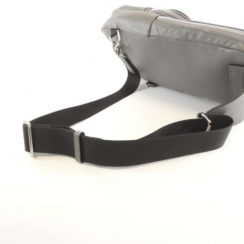 Louis Vuitton Taiga Avenue Ring Bag M30801 Shoulder Bag