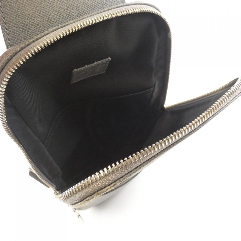 Louis Vuitton Taiga Avenue Ring Bag M30801 Shoulder Bag