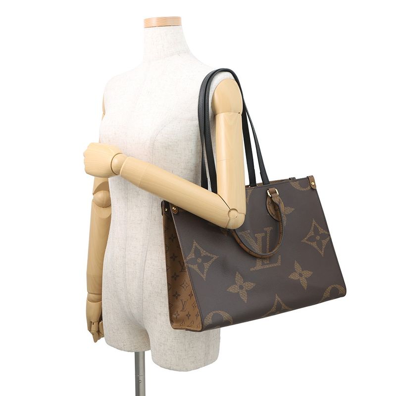 Louis Vuitton Tote Monogram Reverse Giant on the Go MM