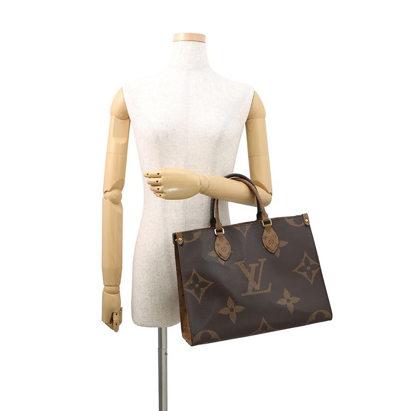 Louis Vuitton Tote Monogram Reverse Giant on the Go MM