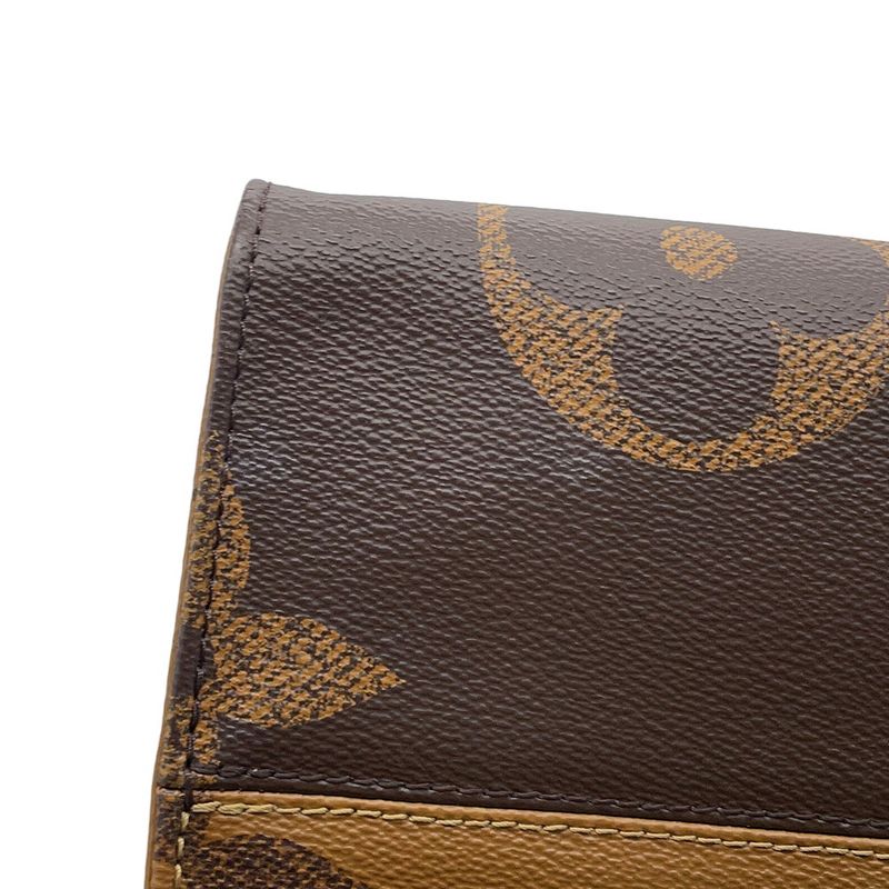 Louis Vuitton Tote Monogram Reverse Giant on the Go GM 2-Way