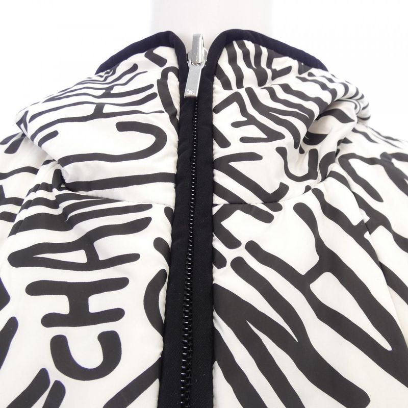 CHANEL P70625v62737 Down Jacket
