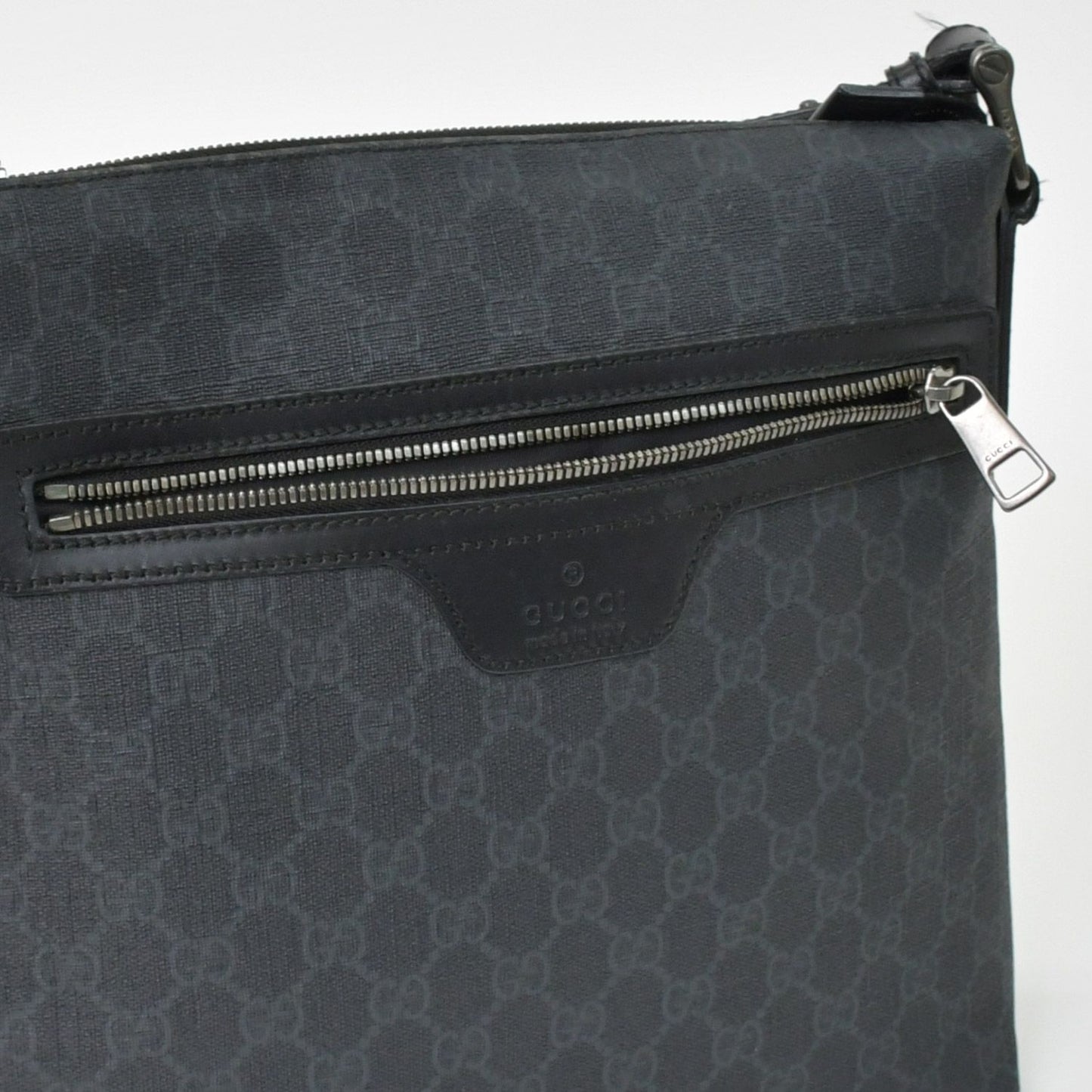 Gucci GG Supreme Shoulder Bag Black Canvas Silver — view 7