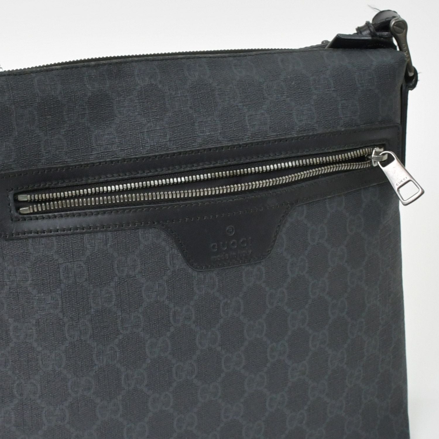 Gucci GG Supreme Shoulder Bag Black Canvas Silver — view 7