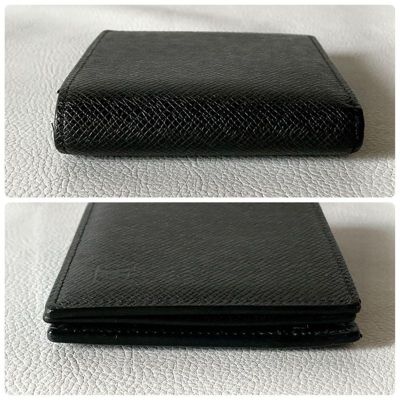 Louis Vuitton Taiga Portefeuille Amerigo NM Bifold Wallet