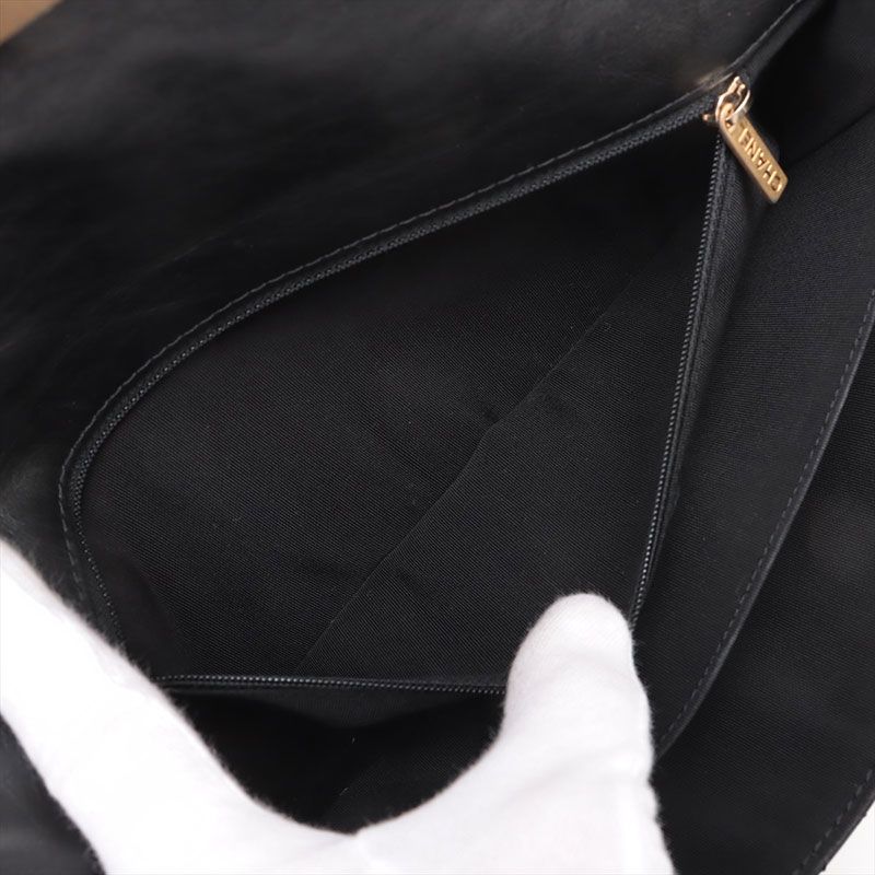 Chanel Clutch 26 Quilted