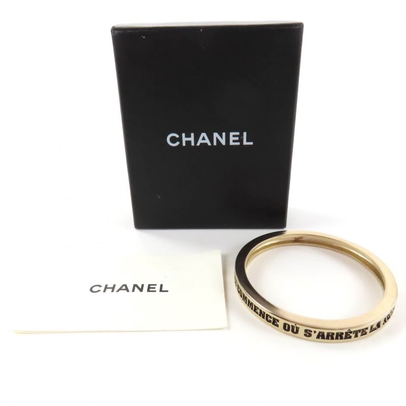 CHANEL 07P English Engraved Bangle Bracelet Accessory - Gold With