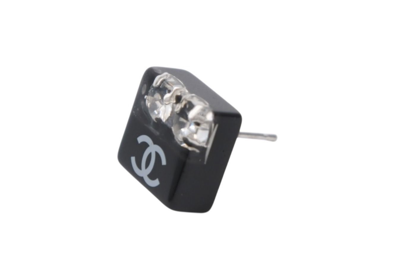 Chanel CC Logo Earrings 05 Acrylic Rhinestone Black — view 3