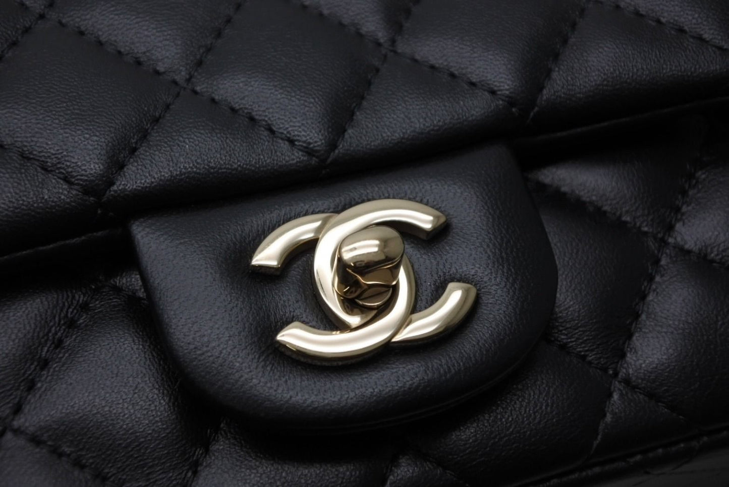 Chanel Mini Quilted 16 S Flap S Chain Shoulder Bag Base CC Logo Lambskin Black — view 4
