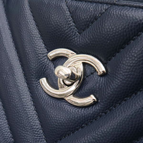CHANEL Caviar-v Stitch Chain