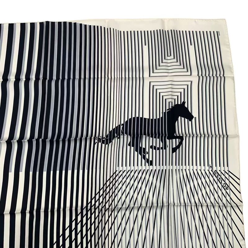 HERMES Carre 90 Mouchoir Imprime H AU Galop Horse Pattern White