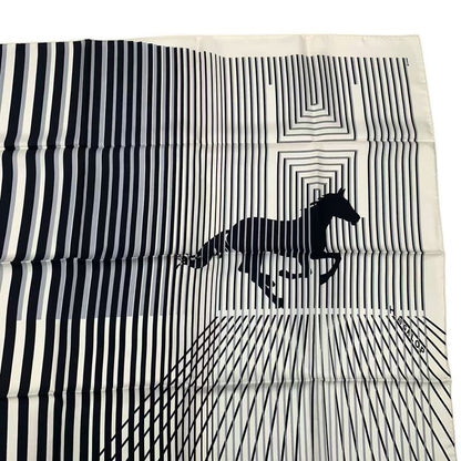 HERMES Carre 90 Mouchoir Imprime H AU Galop Horse Pattern White