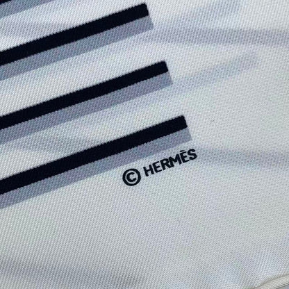 HERMES Carre 90 Mouchoir Imprime H AU Galop Horse Pattern White