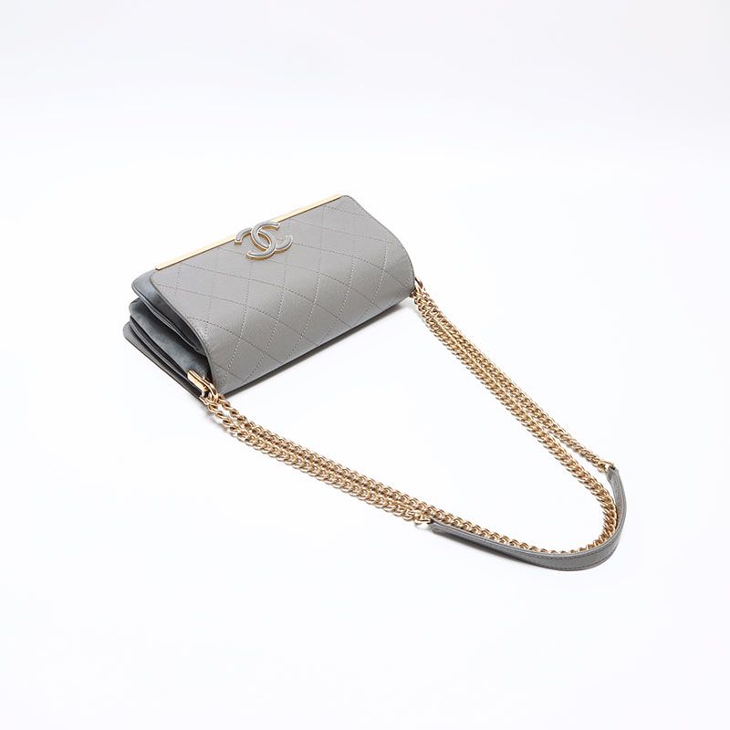 Chanel Shoulder Bag Caviar Leather Chain CC Logo