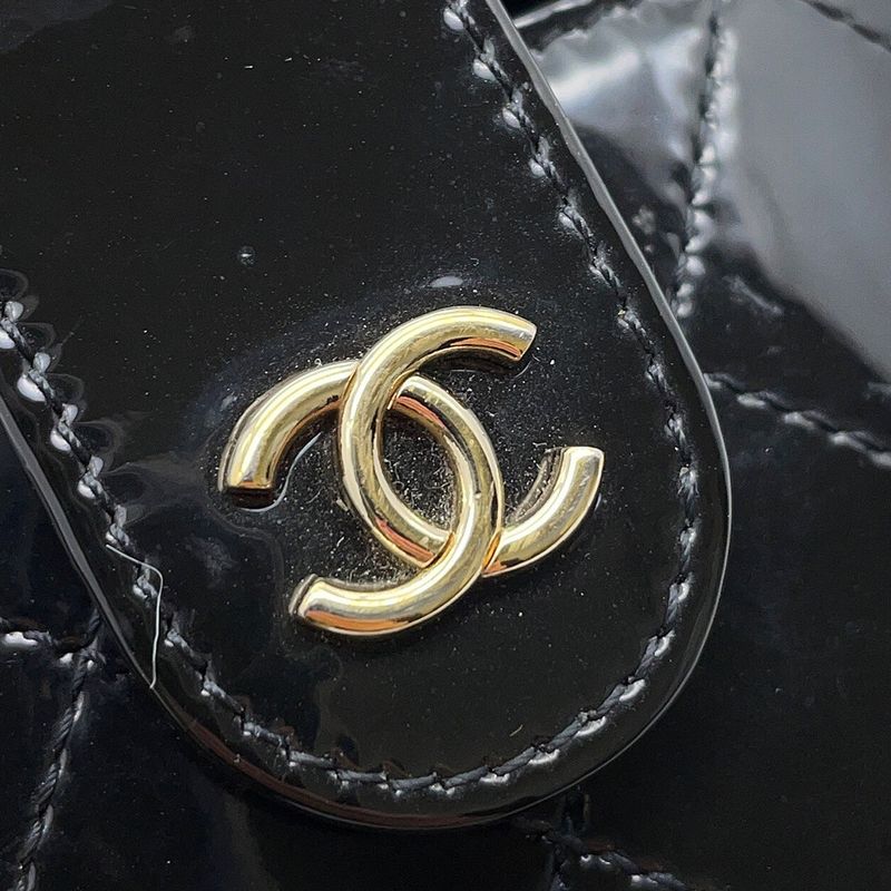 Chanel Chain Shoulder Bag CC Logo Quilted Vanity Patent Enamel