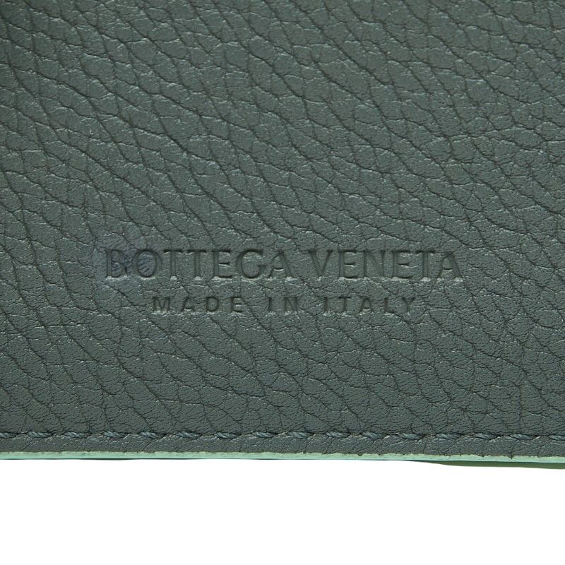 Bottega Veneta Maxi Intrench Card Case Light Green Leather