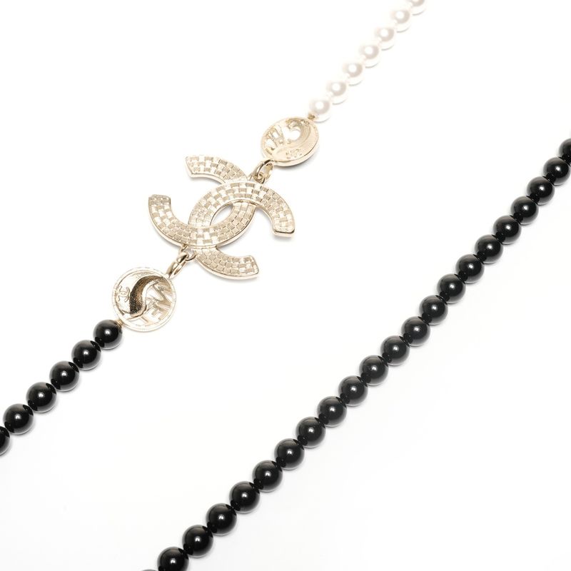 Chanel Necklace CC Logo Pearl