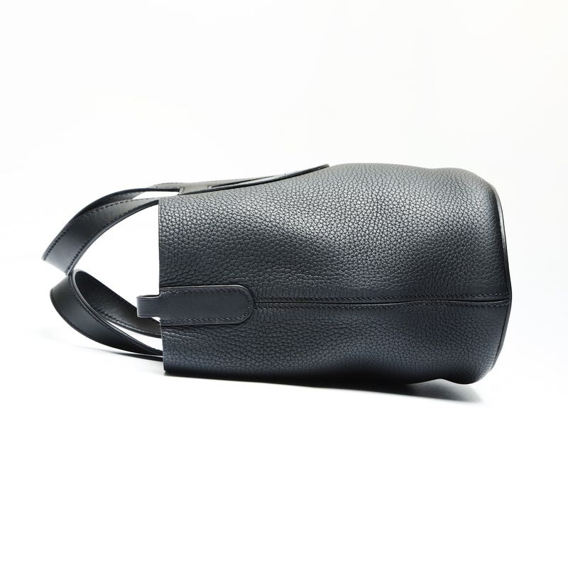 Hermes Handbag in the Loop 18