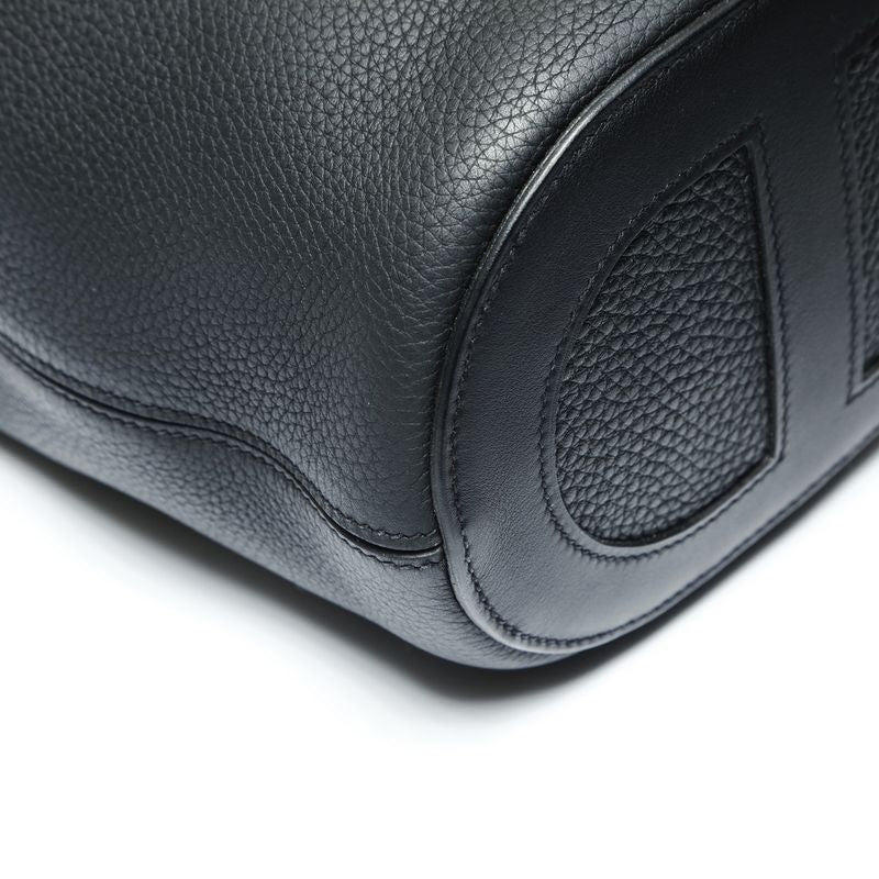 Hermes Handbag in the Loop 18