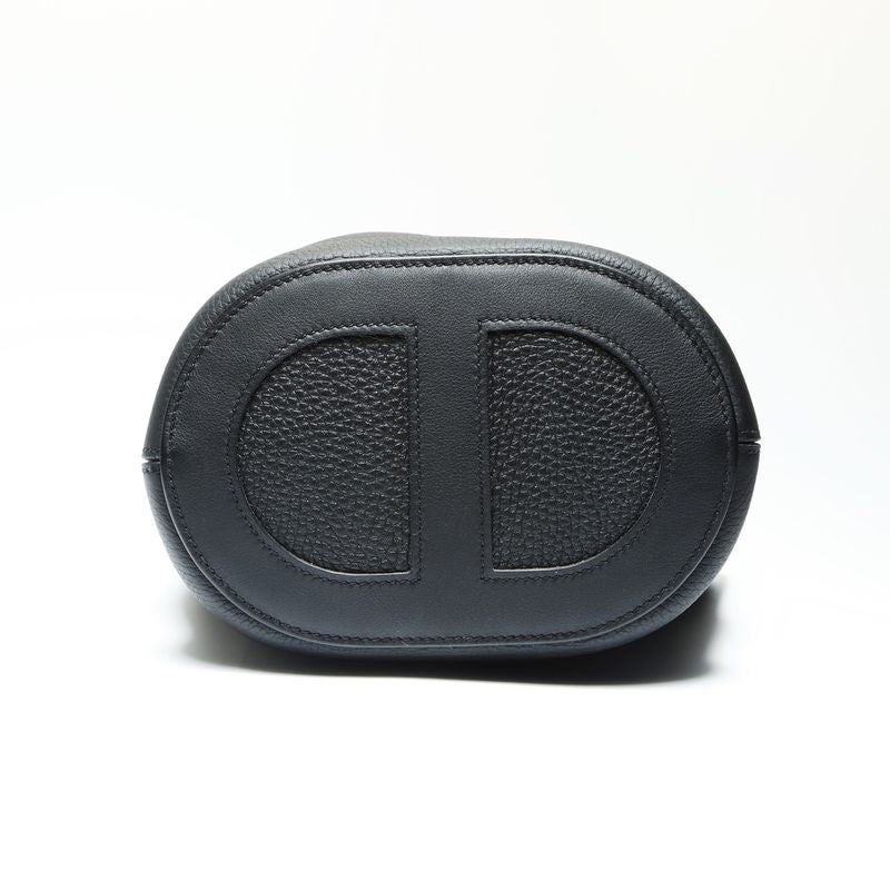 Hermes Handbag in the Loop 18
