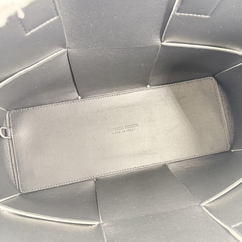 Bottega Veneta Handbag Maxi Intrecciato Small Arcotto Tote