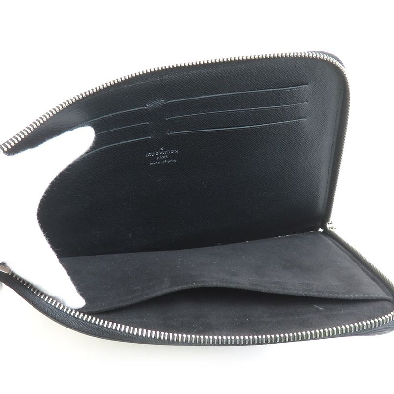 Louis Vuitton Clutch Epi Leather Black