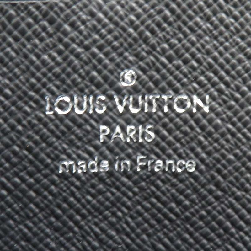 Louis Vuitton Clutch Epi Leather Black