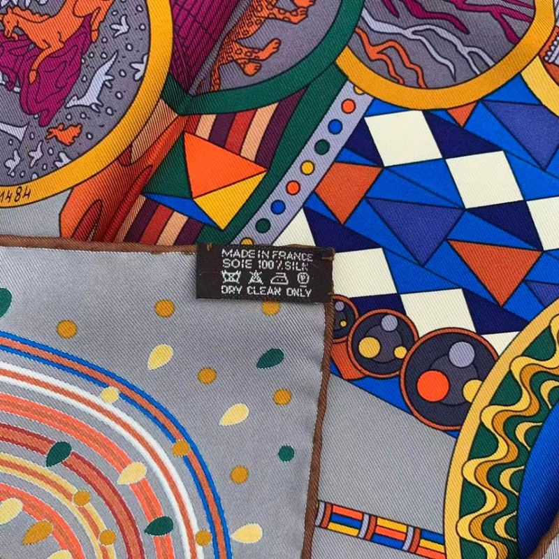 Hermes Carre 90 Lelaboratoire du Temps Laboratory of Time Scarf Silk Multicolor